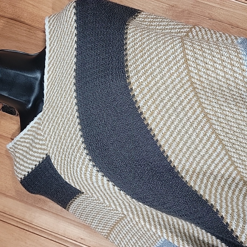 Serape Style Poncho - Picture 6 of 14